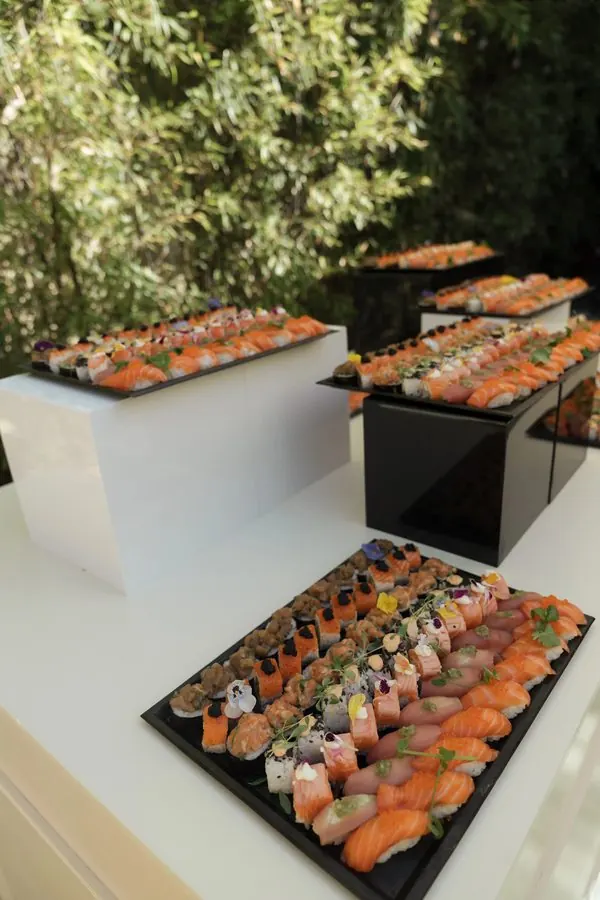 Bar à sushis présentoirs premium réception
