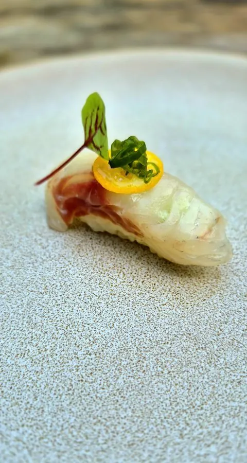 Nigiri poisson blanc yuzu kumquat